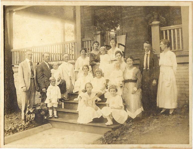 waldrep reunion-summer 1917.jpg